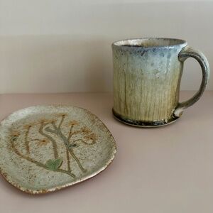 Stoneware Mug and Hand Painted Daisy Tray